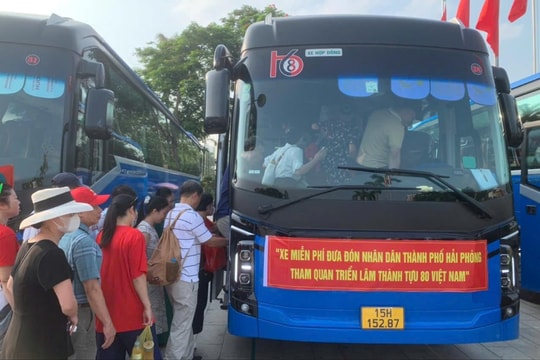 Nhân dân đăng ký tham quan Triển lãm thành tựu đất nước qua kênh duy nhất trên ứng dụng điện tử
