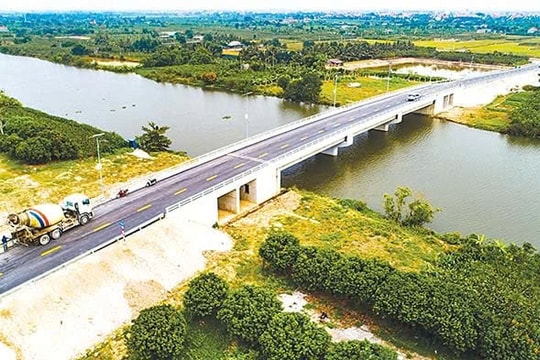Hai Phong to temporarily reroute traffic across six bridges in western region