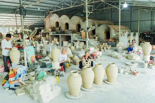 Preserving the quintessence of Cay pottery