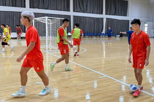 Đội tuyển futsal Việt Nam tích cực tập huấn tại Kuwait