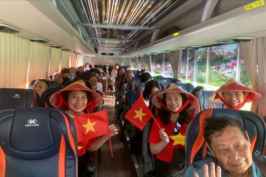Hai Phong People’s Committee Chairman expresses gratitude to businesses supporting ‘people’s buses’ program