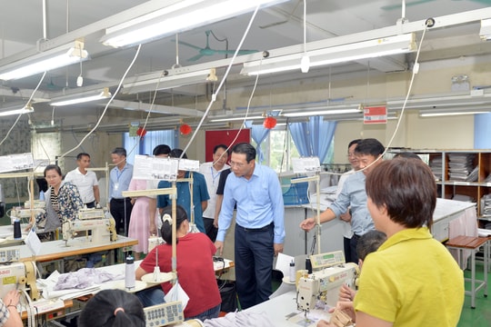 Giám sát việc thực hiện chính sách với người lao động tại khu công nghiệp Đại An