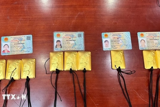 Triệt phá đường dây vận chuyển vàng miếng trái phép vào Việt Nam