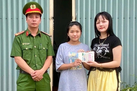 Cô trò phía tây Hải Phòng trả lại hơn 20 triệu đồng cho người đánh rơi