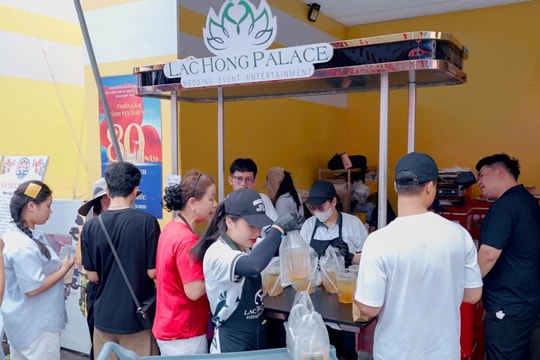 Lạc Hồng Palace tặng 10.000 suất đặc sản Hải Phòng tại Triển lãm thành tựu đất nước