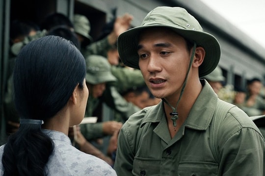 Quan điểm lạc lõng về phim 'Mưa đỏ'