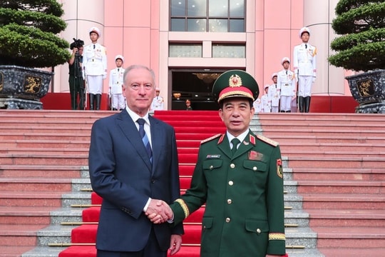 Bộ trưởng Quốc phòng hội đàm với Trợ lý Tổng thống, Chủ tịch Hội đồng Biển Nga