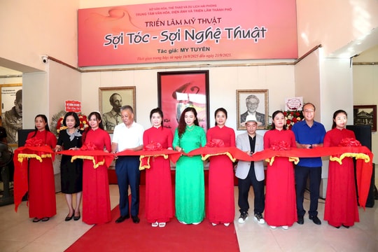 Triển lãm tranh tóc “Sợi tóc - Sợi nghệ thuật”