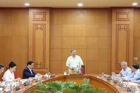 Phát triển đô thị và nông thôn là hai nhiệm vụ không thể tách rời