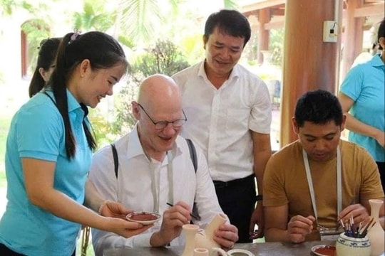 Spreading Hai Phong’s culture to international friends