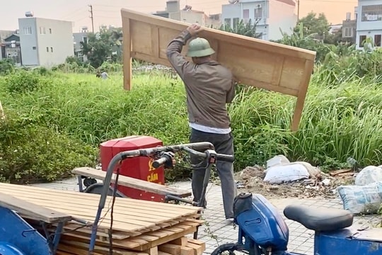 Đổ trộm rác thải tại khu đô thị ở phường Hải Dương