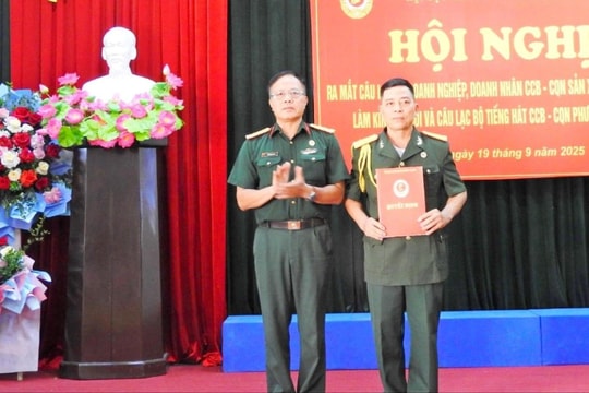 2 câu lạc bộ đầu tiên được thành lập của Hội Cựu chiến binh cấp cơ sở sau khi sáp nhập