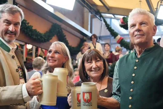 Khai mạc lễ hội bia lớn nhất thế giới - Oktoberfest lần thứ 190