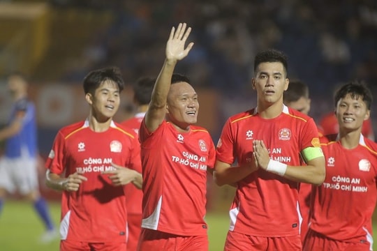 Tiến Linh ghi bàn rồi phản lưới, Công an TP Hồ Chí Minh thắng trận derby