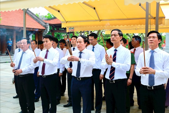 Lãnh đạo thành phố dâng hương tại các di tích lịch sử, văn hóa tiêu biểu