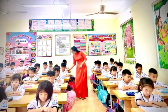 Giáo viên dạy thêm giờ được trả lương gấp rưỡi, tối đa 200 tiết