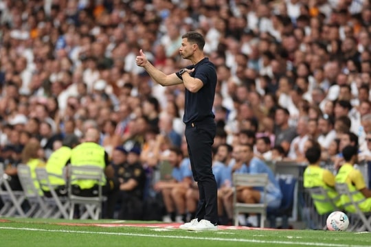 Xabi Alonso đi vào lịch sử Real Madrid
