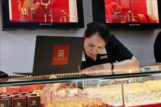 Giá vàng miếng giảm 600.000 đồng/lượng trong sáng 25/9