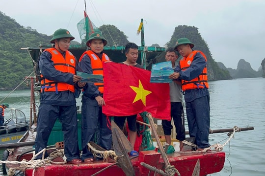 Hải đoàn Biên phòng 38 tuyên truyền chống chống khai thác IUU
