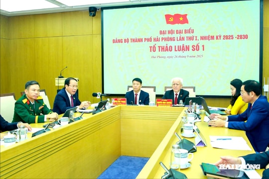 Ngày làm việc đầu tiên: Nhiều ý kiến tâm huyết vào dự thảo văn kiện Đại hội