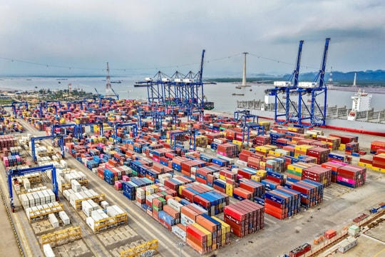 9 tháng qua, Việt Nam xuất siêu 16,82 tỷ USD