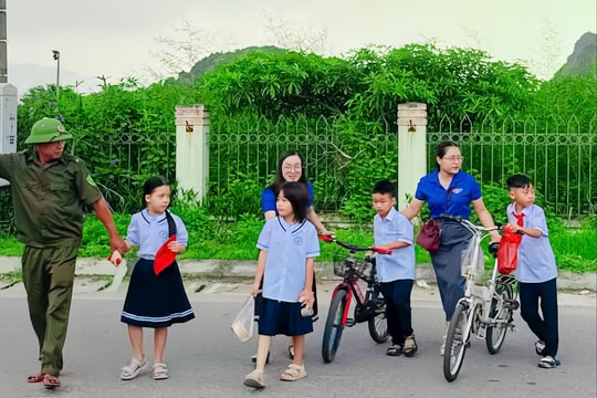 Lan toả văn hóa giao thông từ 'Cổng trường an toàn giao thông'