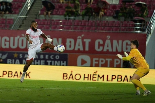 Hải Phòng ngược dòng, chặn đà thắng của Ninh Bình ở V-League