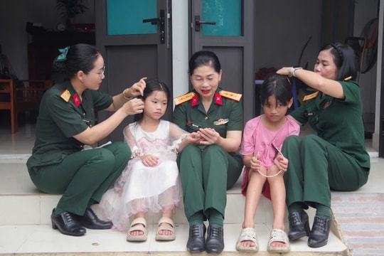 Chung tay giúp trẻ em nghèo đến trường