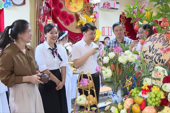 Hơn 2.000 sinh viên tham gia chương trình “Trăng rằm thắp sáng ước mơ”