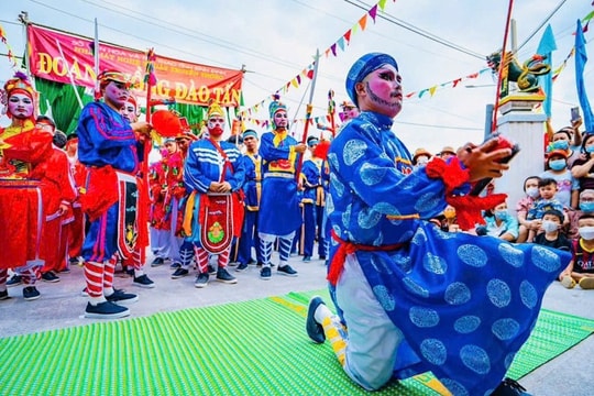 Phát huy giá trị lễ hội truyền thống phục vụ phát triển du lịch