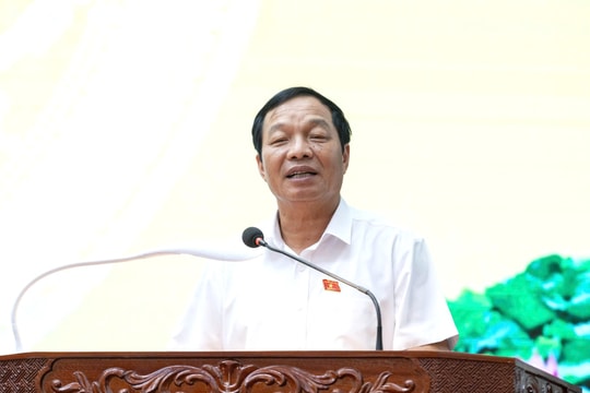 Chủ tịch HĐND thành phố Lê Văn Hiệu tiếp xúc cử tri 11 xã phía tây thành phố