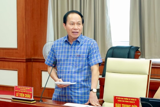 Đồng chí Bí thư Thành ủy Lê Tiến Châu dự sinh hoạt tại Chi bộ Phòng Tổng hợp