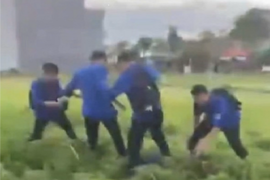 Tạm dừng học tập 1 tuần với 4 học sinh để làm rõ sự việc xô xát ngoài trường học