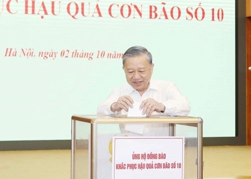 Văn phòng Trung ương Đảng ủng hộ đồng bào khắc phục hậu quả bão số 10