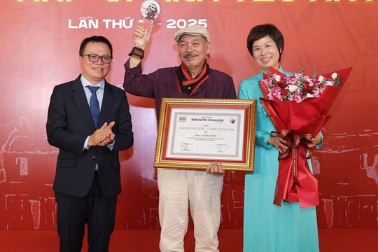 Giải thưởng Bùi Xuân Phái - Vì tình yêu Hà Nội 2025 vinh danh nhạc sĩ Trần Tiến
