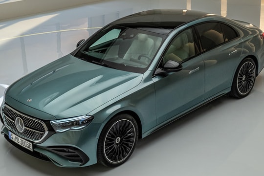 Bốn mẫu xe hybrid ra mắt thị trường Việt Nam trong tháng 10