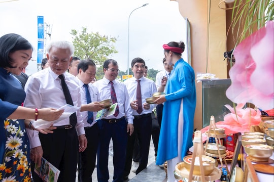 2025 Con Son – Kiep Bac Autumn Festival’s Culture, Tourism and Trade Promotion Week kicks off