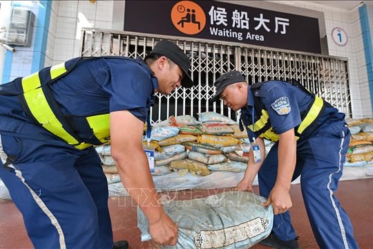 Bão Matmo đổ bộ vào miền Nam Trung Quốc, hàng trăm nghìn người phải sơ tán