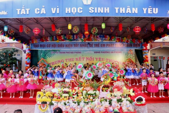 Lan tỏa vầng trăng yêu thương