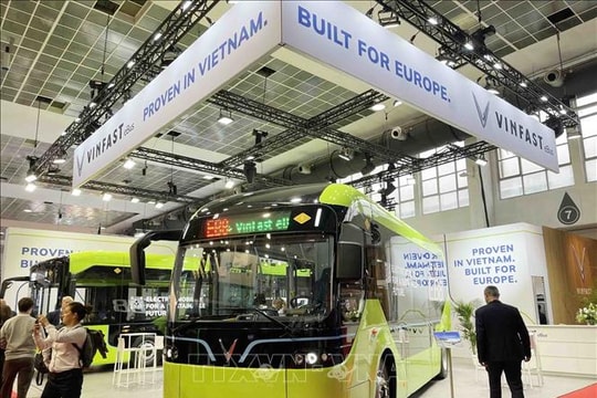 Xe buýt điện của Việt Nam gây chú ý tại triển lãm Busworld Europe 2025
