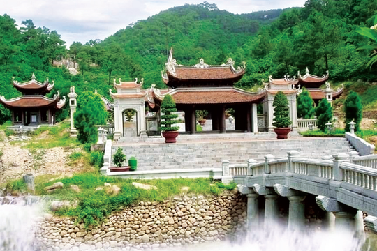 Viết ở Lệ Chi Viên