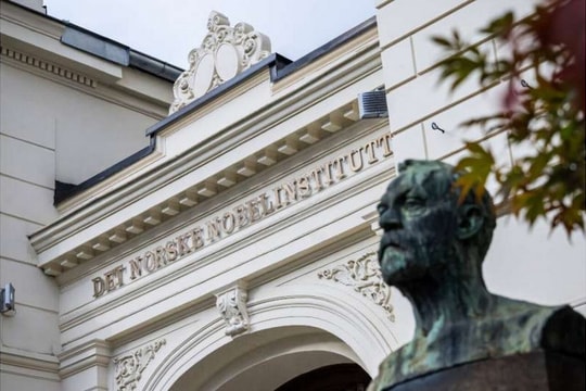 Giải Nobel Hóa học 2025 vinh danh phát minh về kim loại hữu cơ