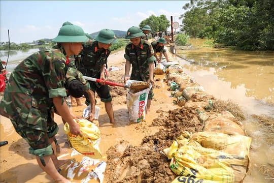 Nước lũ dâng cao, Bắc Ninh dốc toàn lực ứng phó ngập lụt, giữ an toàn đê điều