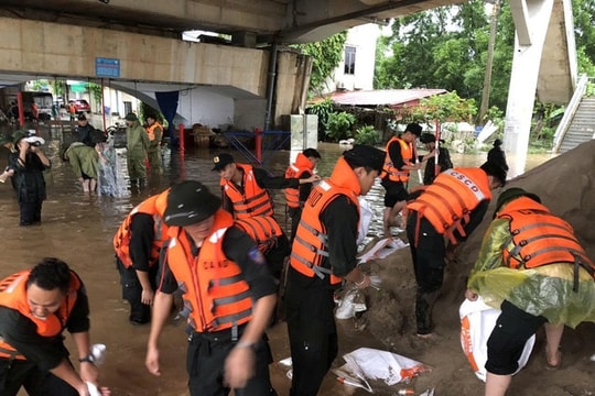 Bộ Công an chỉ đạo quyết liệt, khẩn trương khắc phục hậu quả thiên tai sau bão số 11