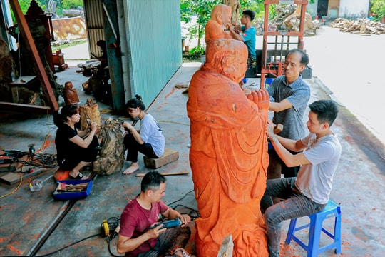 Sức trẻ và tình yêu nghề mộc Đông Giao