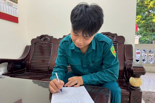 Thanh niên Hải Phòng hăng hái viết đơn tình nguyện nhập ngũ