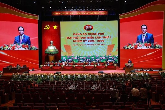 Đại hội Đảng bộ Chính phủ lần thứ nhất thảo luận sôi nổi các vấn đề thời sự