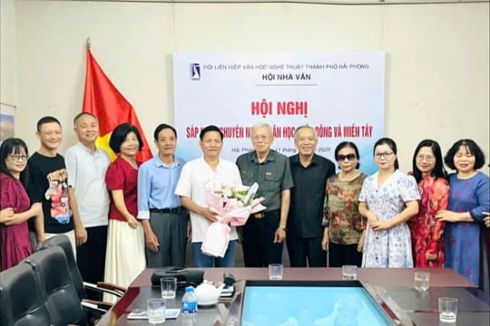 Sáp nhập chuyên ngành văn học phía đông và phía tây Hải Phòng