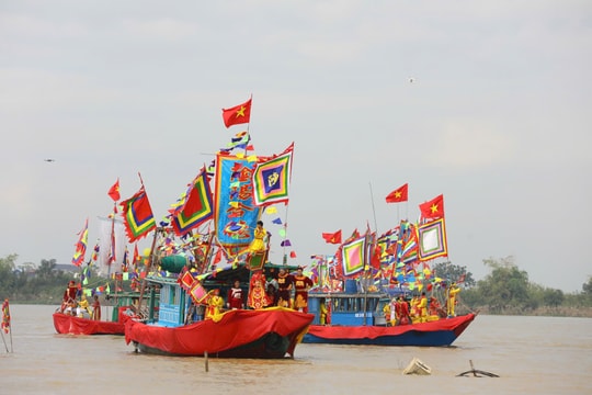Hào hùng diễn xướng hội quân trên sông Lục Đầu
