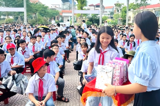 Trang bị kiến thức bình đẳng giới cho học sinh Trường THCS Kim Đính (xã An Thành)